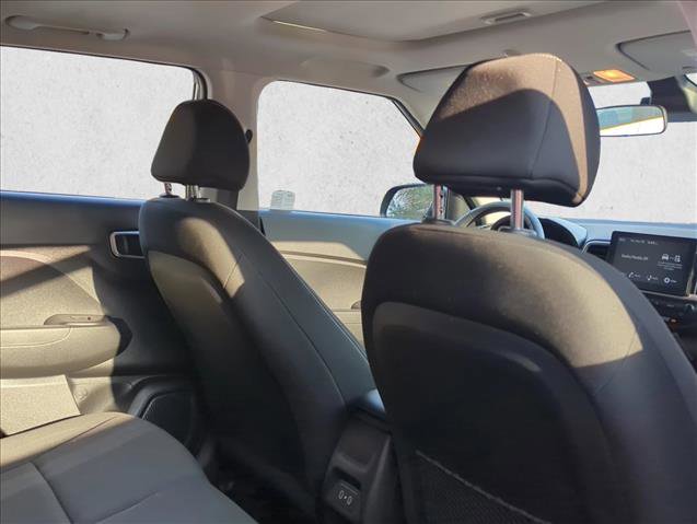 Used 2024 Hyundai Venue SEL image 19