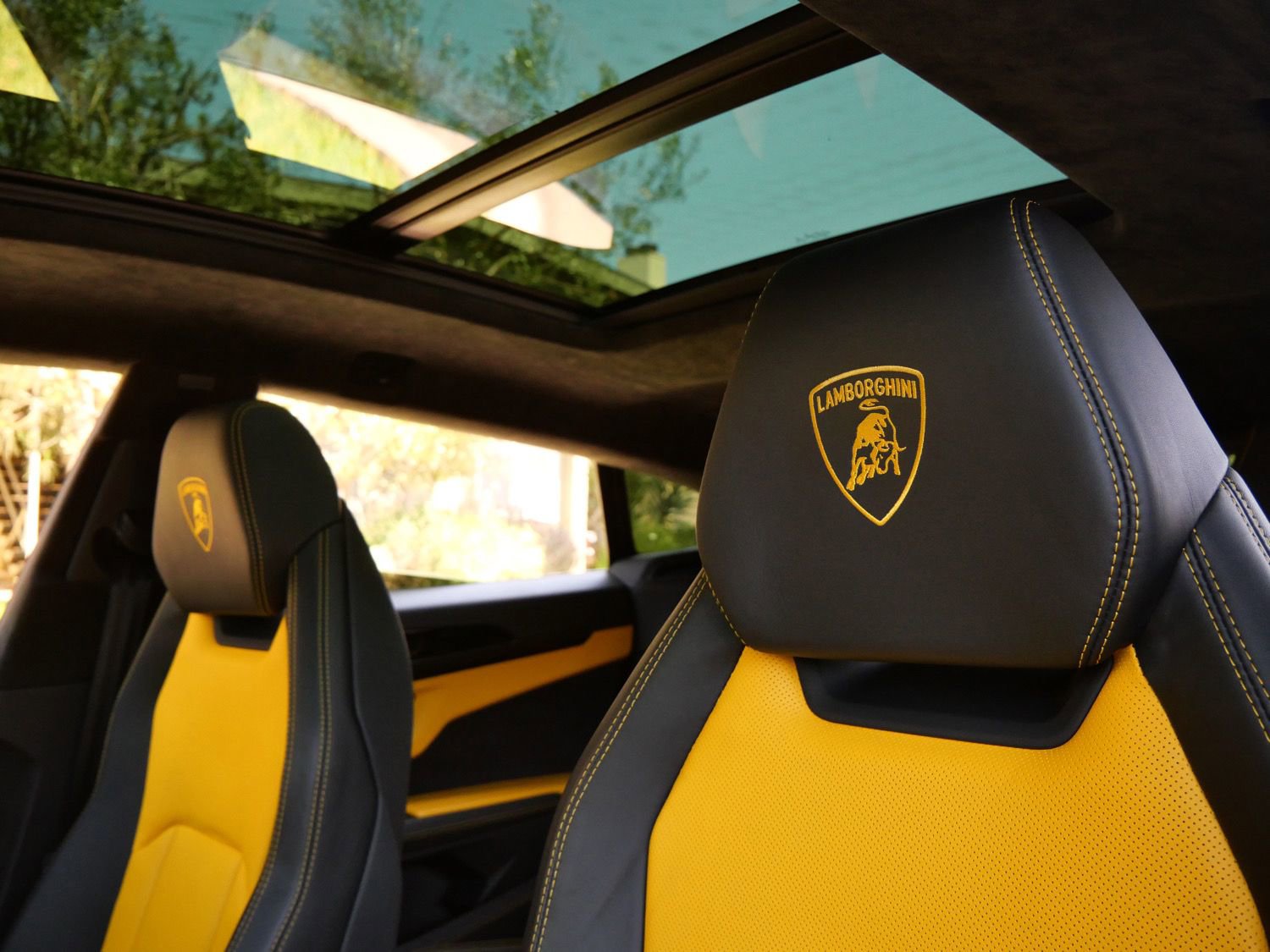 Used 2022 Lamborghini Urus AWD/4WD image 16