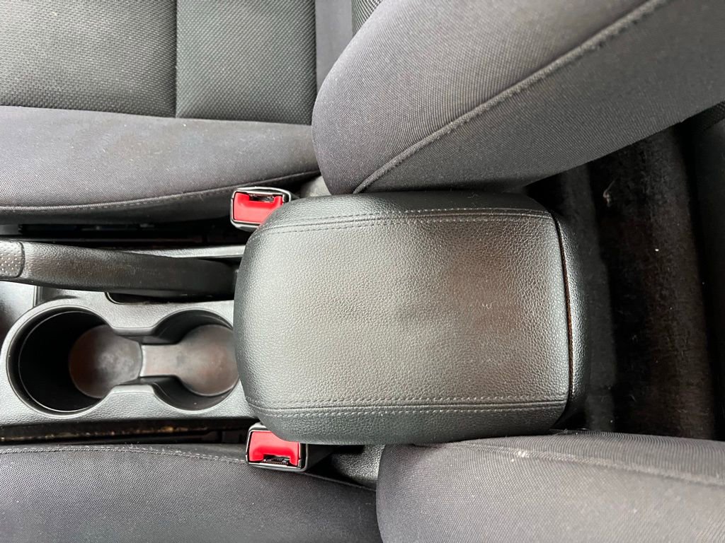 Used 2015 Chevrolet Cruze LT image 28