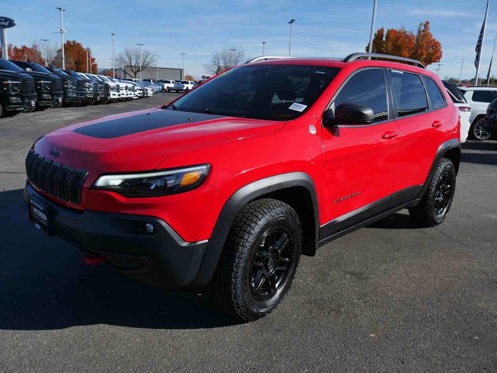 Used 2019 Jeep Cherokee Trailhawk image 4