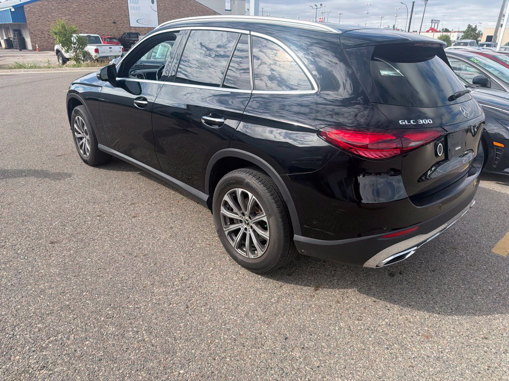 Used 2023 Mercedes-Benz GLC 300 4MATIC image 5