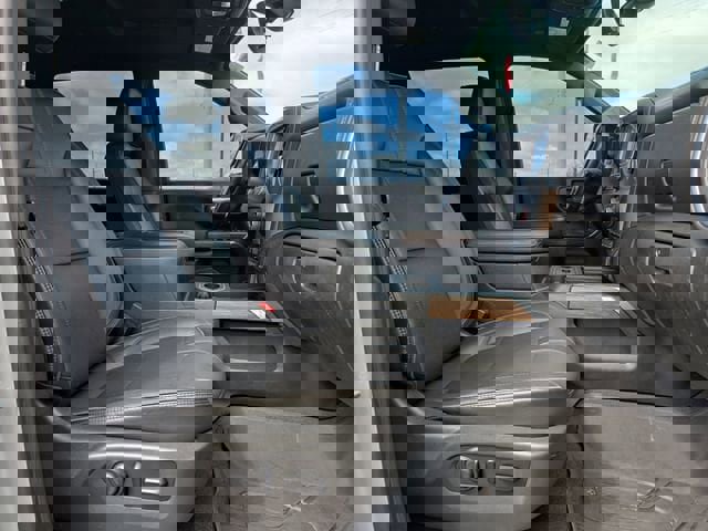 Used 2020 Chevrolet Silverado 3500 High Country image 16