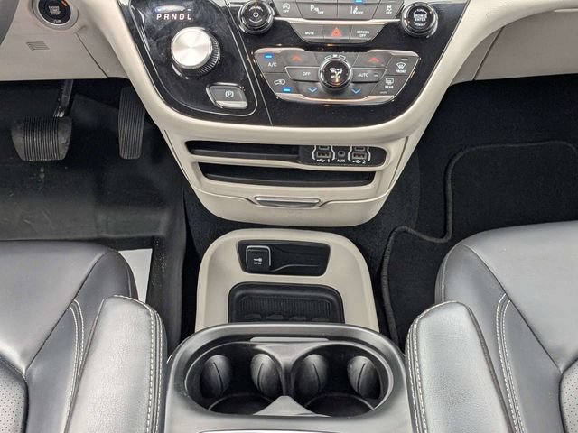 Used 2023 Chrysler Pacifica Touring-L FWD image 20
