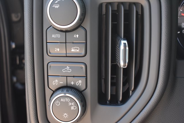 New 2026 Chevrolet Silverado 1500 Custom w/ LPO, Dark Essentials Package AWD/4WD image 28