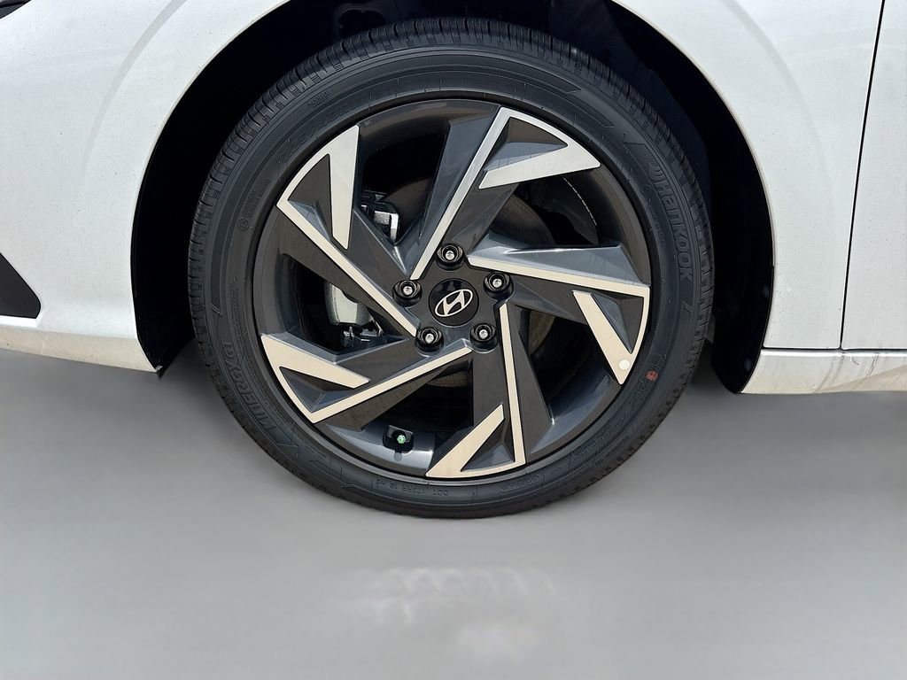 New 2025 Hyundai Elantra SEL image 30