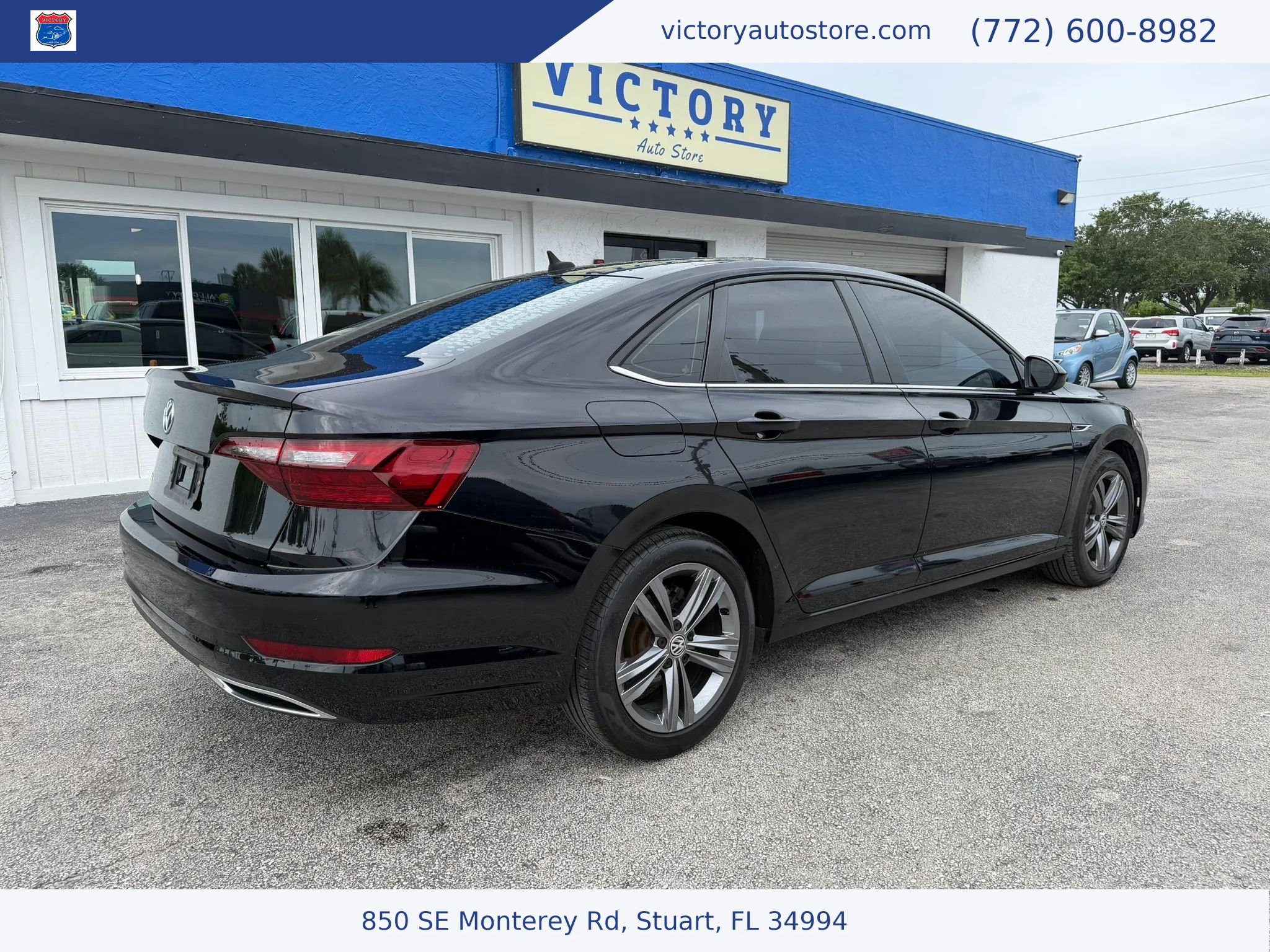 Used 2020 Volkswagen Jetta R-Line w/ R-Line Cold Weather Package FWD image 3