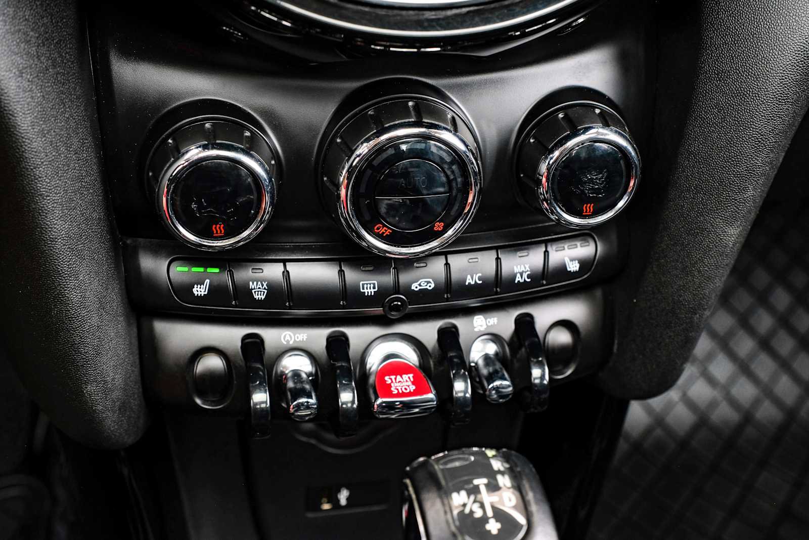 Used 2019 MINI Cooper 4-Door Hardtop image 28