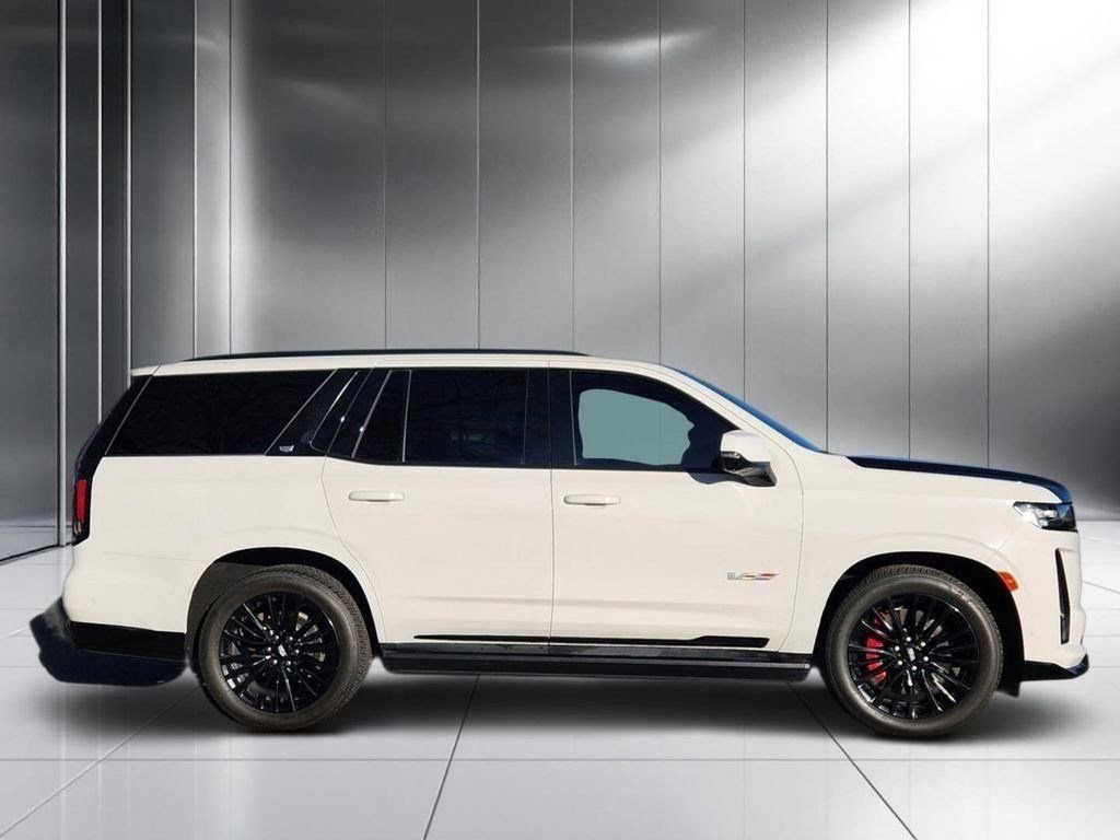 Used 2023 Cadillac Escalade V w/ LPO, ONYX Package image 23