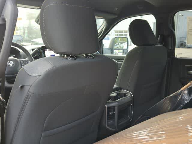 New 2026 RAM 3500 Big Horn AWD/4WD image 19