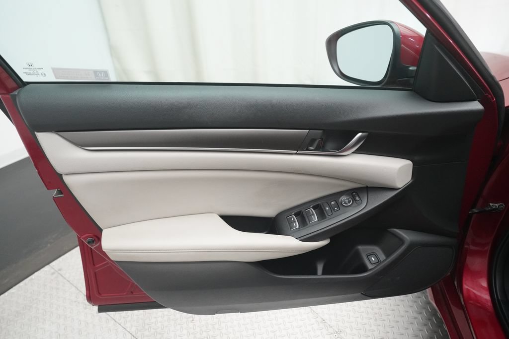 Certified 2018 Honda Accord LX image 27