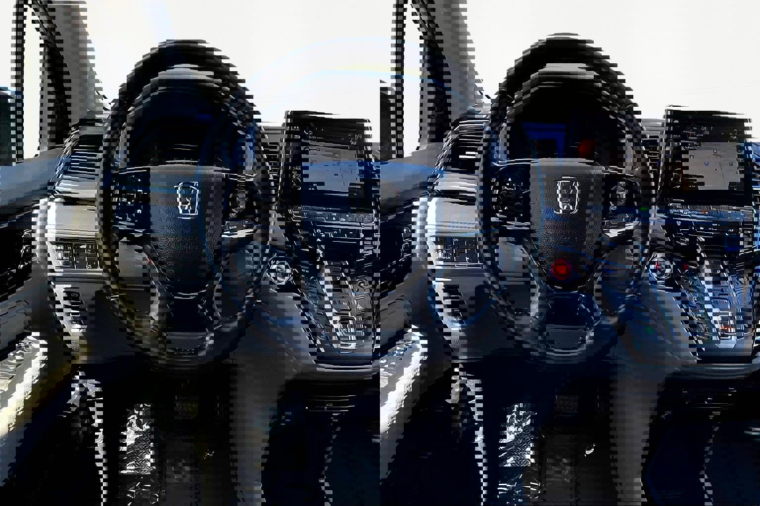 Used 2018 Honda Odyssey Elite image 8