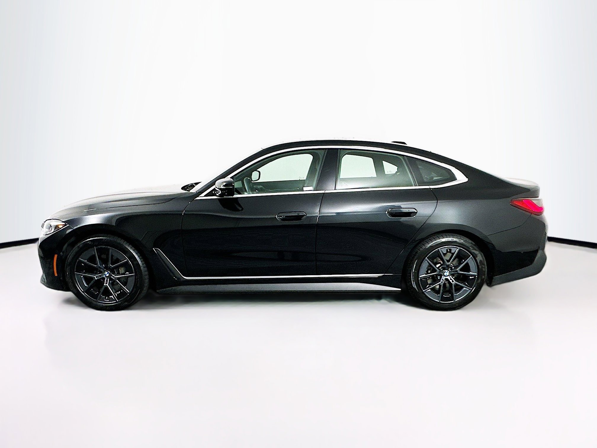 Used 2025 BMW i4 eDrive40 image 4