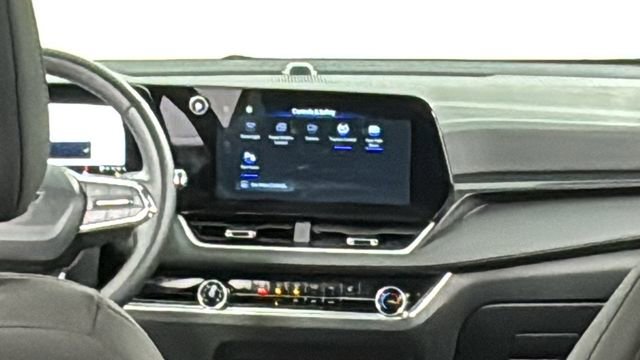 Used 2025 Chevrolet Equinox LT image 16