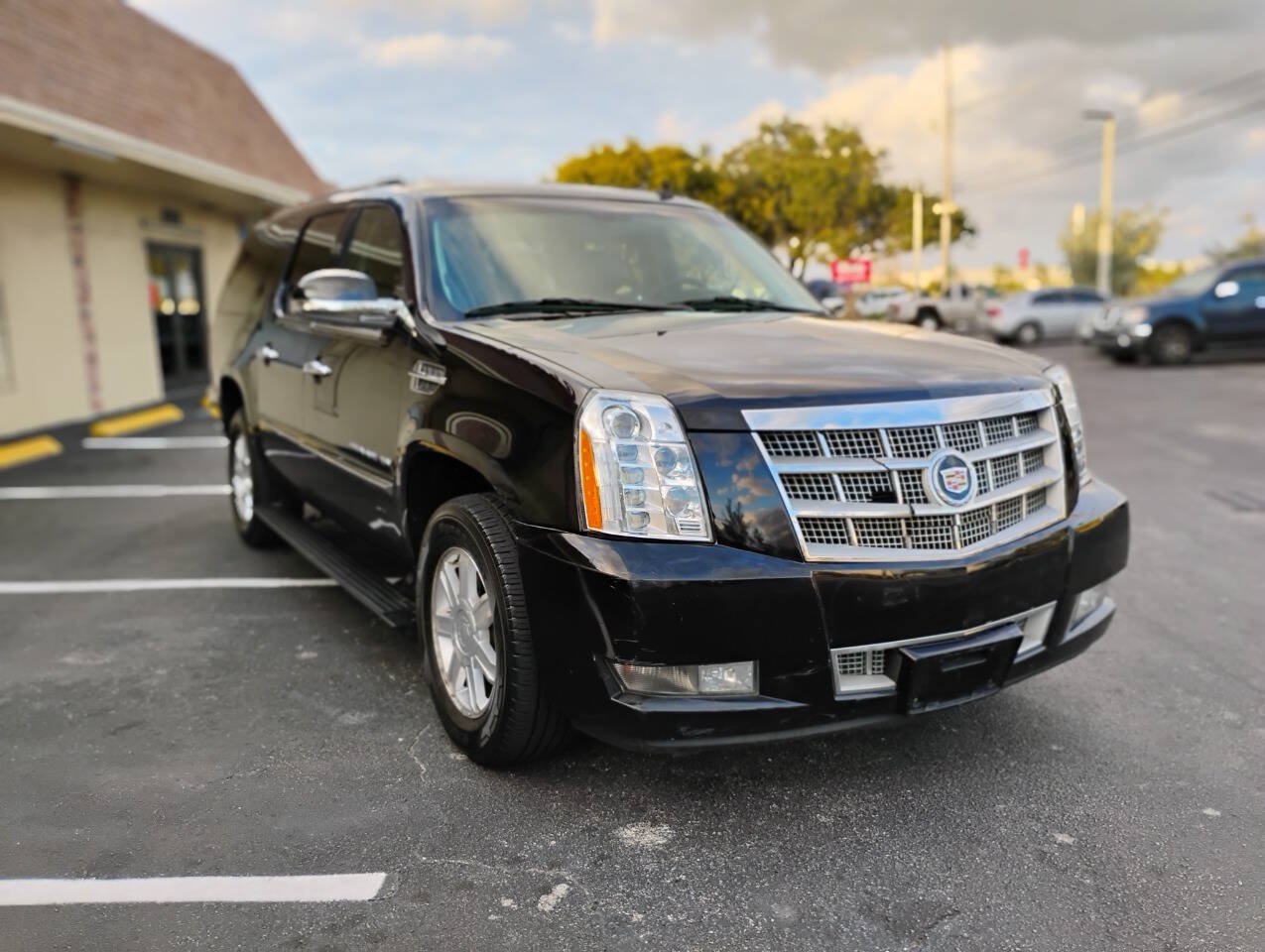 Used 2014 Cadillac Escalade ESV Platinum AWD/4WD image 1