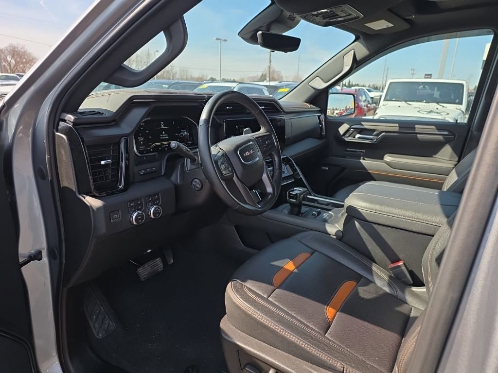 Used 2024 GMC Sierra 1500 AT4 w/ Technology Package image 9