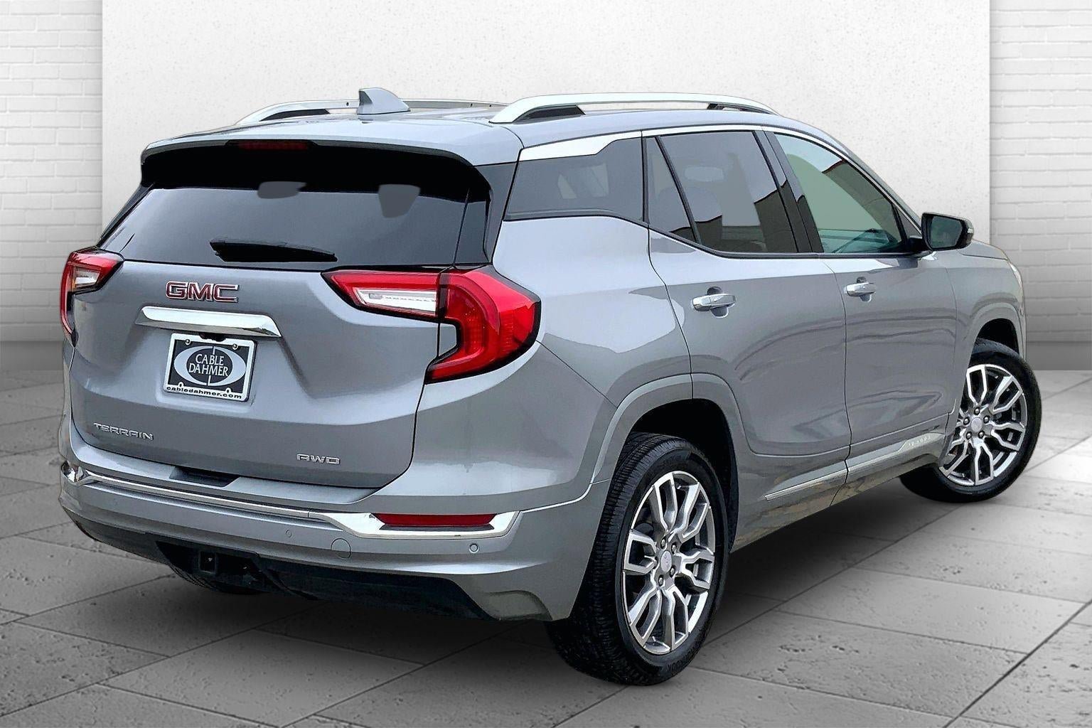 Used 2024 GMC Terrain Denali w/ Denali Premium Package AWD/4WD image 13