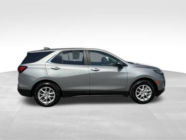 Used 2024 Chevrolet Equinox LT w/ Driver Convenience Package AWD/4WD image 9