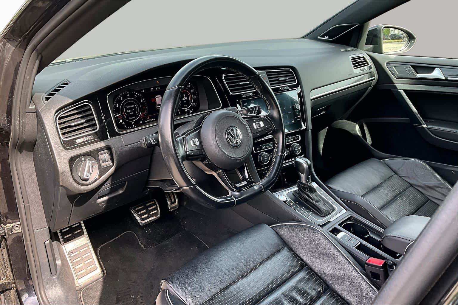 Used 2018 Volkswagen Golf R 4-Door AWD/4WD image 14