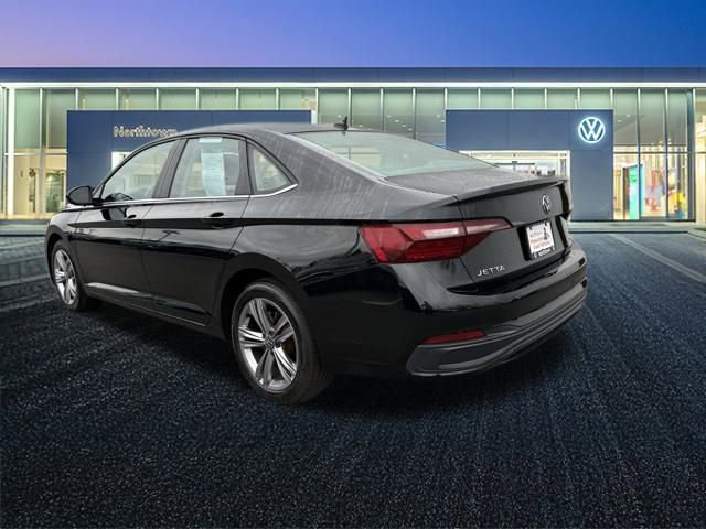 Used 2024 Volkswagen Jetta SE image 6