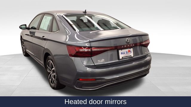 Used 2025 Volkswagen Jetta SE image 5
