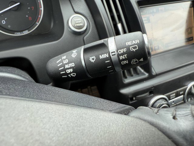 Used 2015 Land Rover LR2 image 26