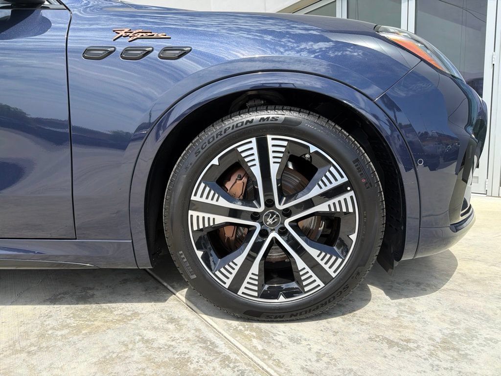 Certified 2025 Maserati Grecale Folgore AWD/4WD image 10