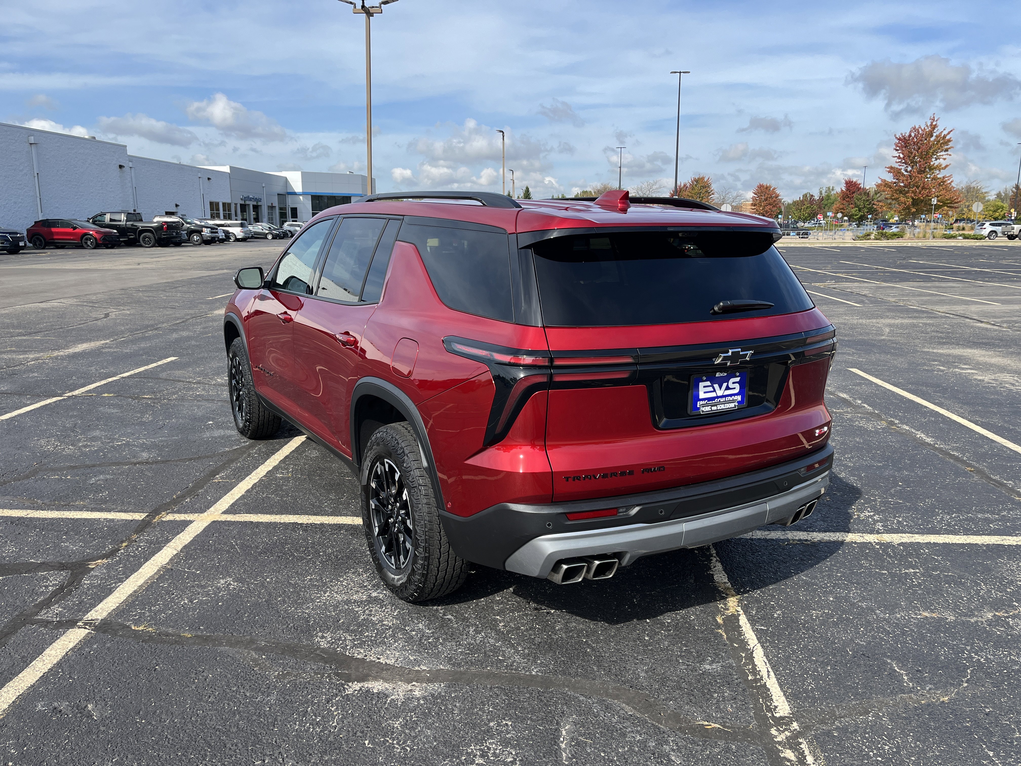 Used 2024 Chevrolet Traverse Z71 w/ Enhanced Driving Package image 4
