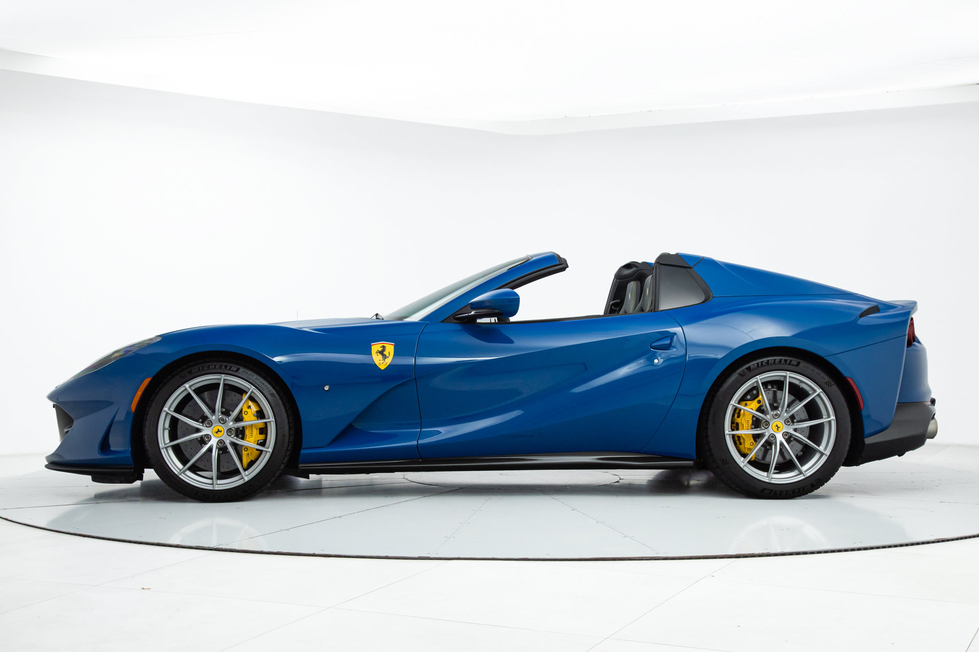 Certified 2021 Ferrari 812 GTS RWD image 3