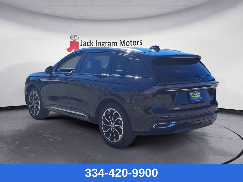 Used 2024 Lincoln Nautilus Reserve w/ Equipment Group 202A image 3