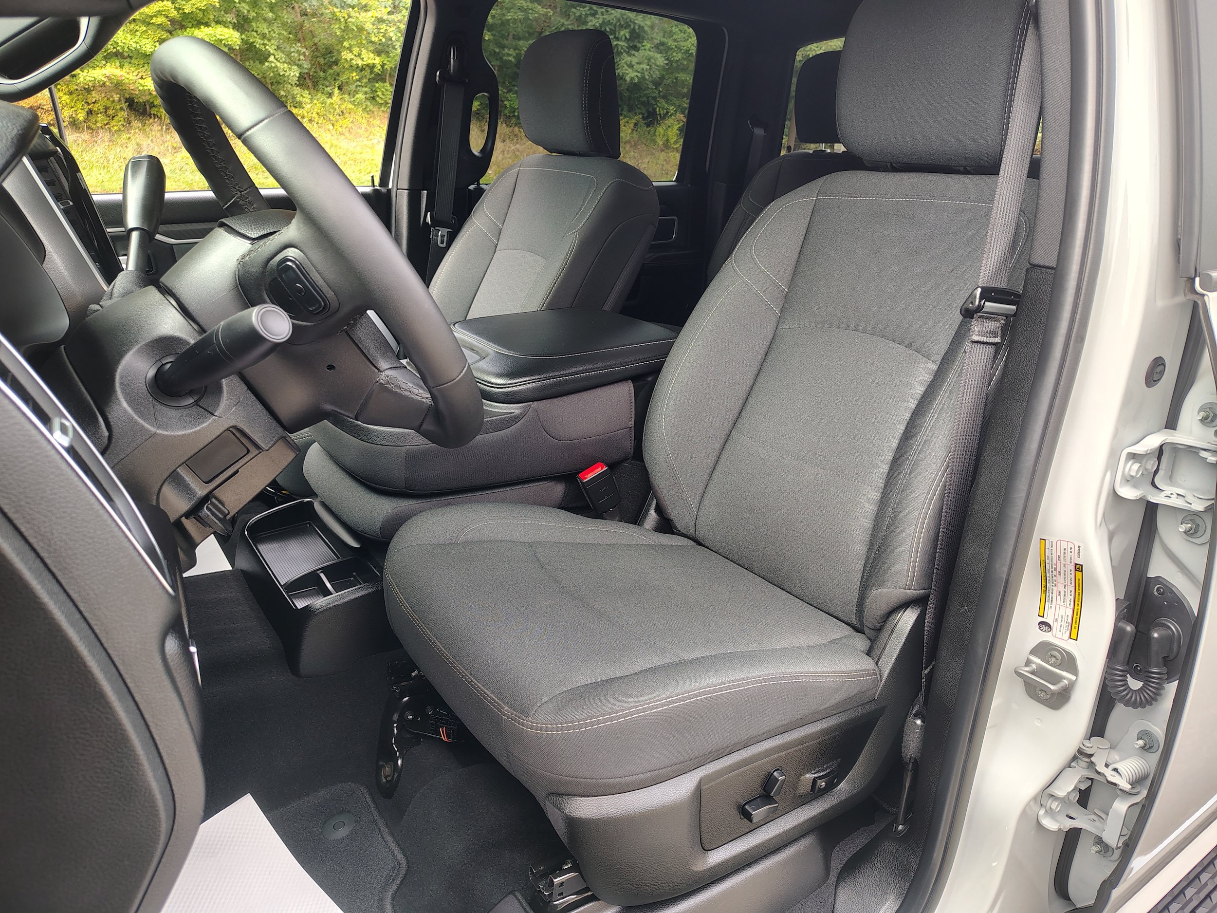 Certified 2025 RAM 2500 Big Horn AWD/4WD image 16