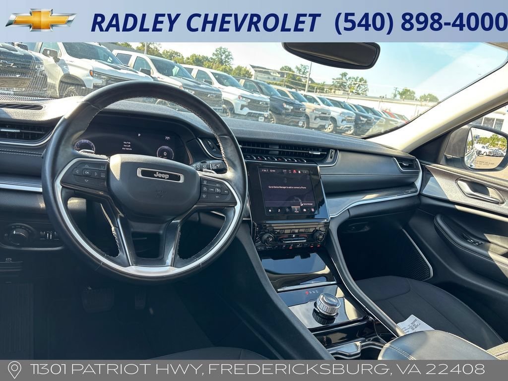Used 2021 Jeep Grand Cherokee L Laredo w/ Luxury Tech Group I AWD/4WD image 14