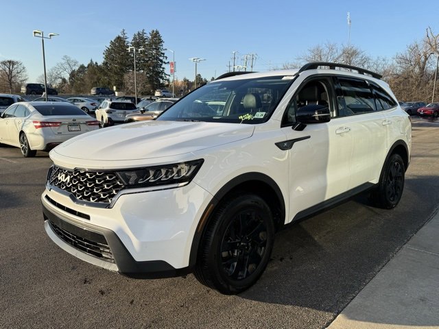 Used 2023 Kia Sorento S image 3