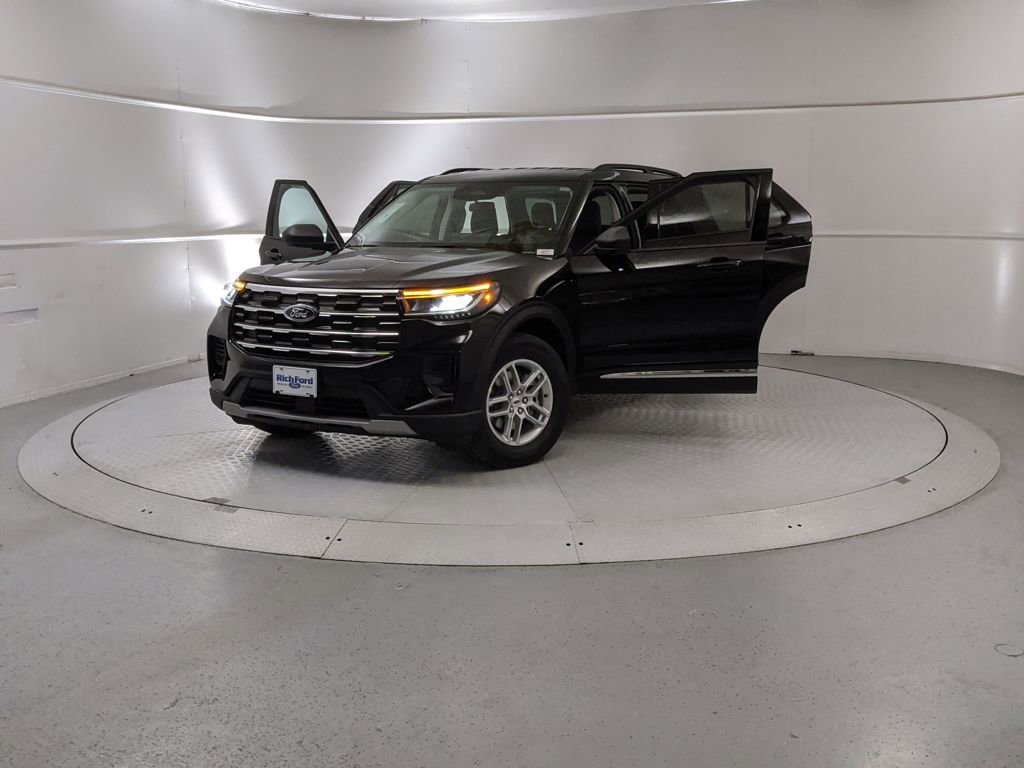 New 2025 Ford Explorer Active image 12
