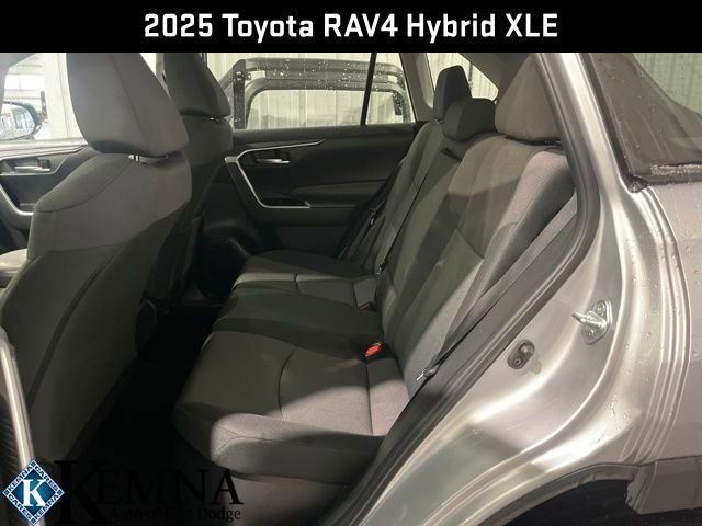 Used 2025 Toyota RAV4 XLE image 19