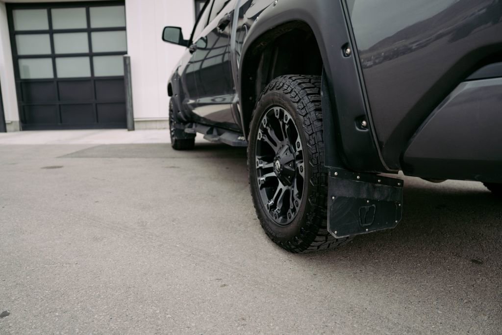 Used 2021 Toyota Tundra Platinum image 10