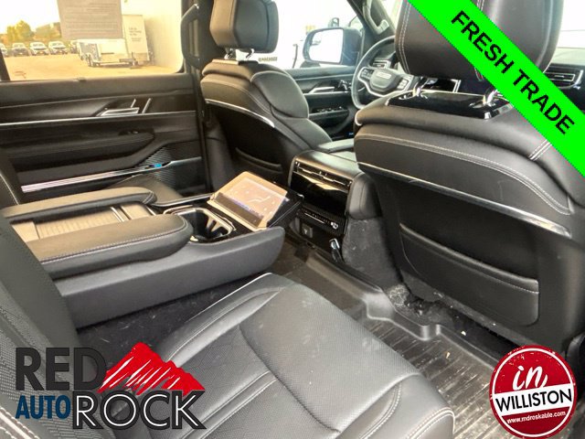Used 2024 Jeep Grand Wagoneer Series II Obsidian w/ Quick Order Packagew 28T AWD/4WD image 9