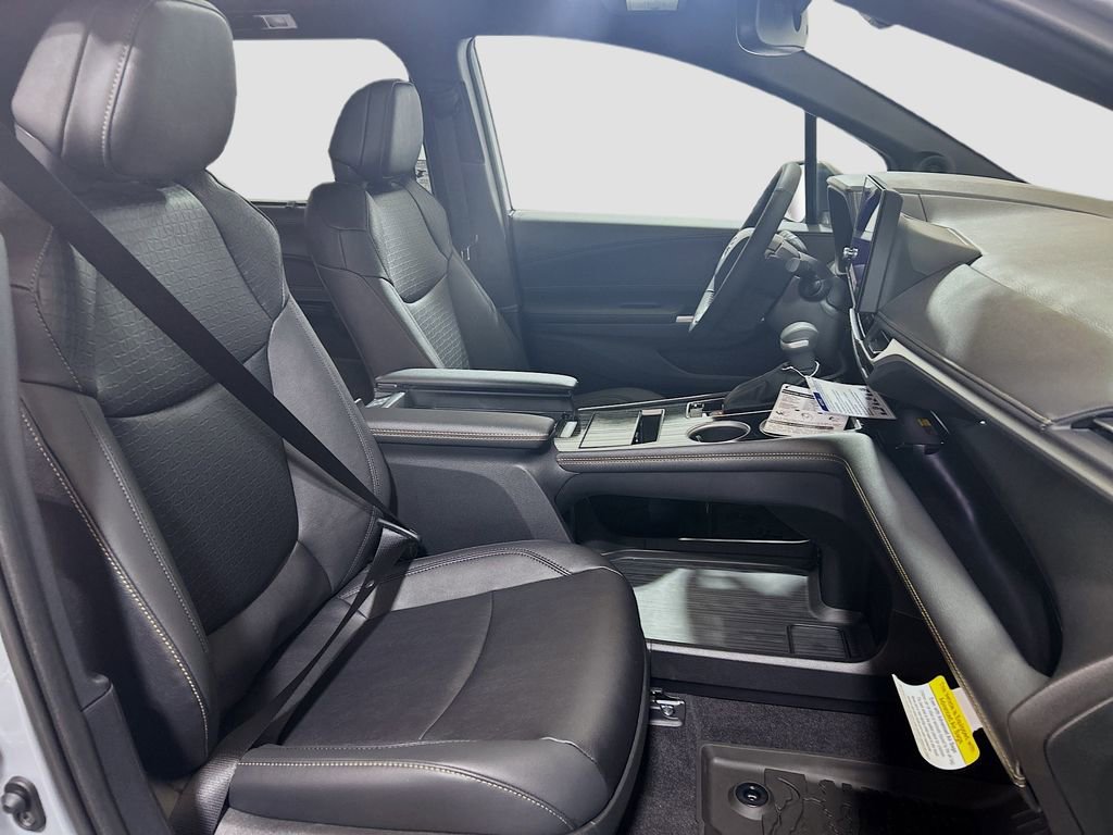 New 2026 Toyota Sienna XLE Woodland Edition image 30