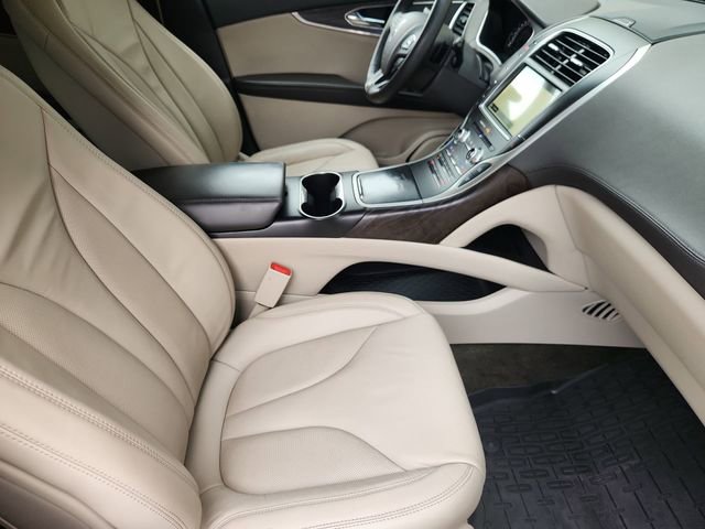 Used 2017 Lincoln MKX Select w/ Select Plus Package FWD image 28