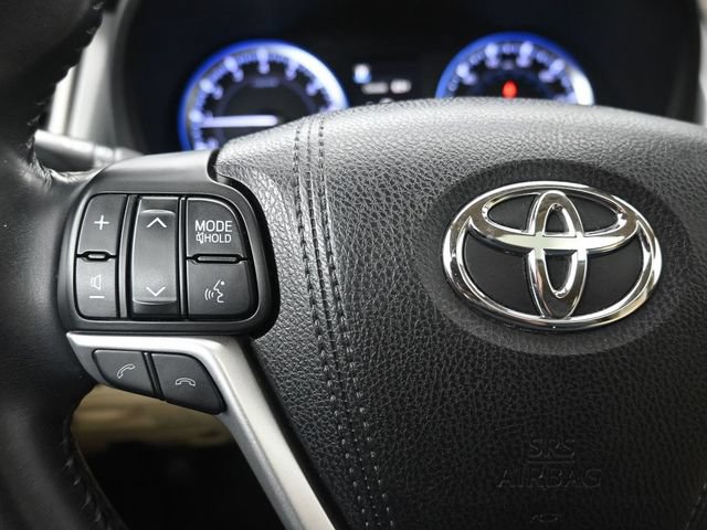 Used 2018 Toyota Highlander XLE w/ Protection Package #3 AWD/4WD image 29