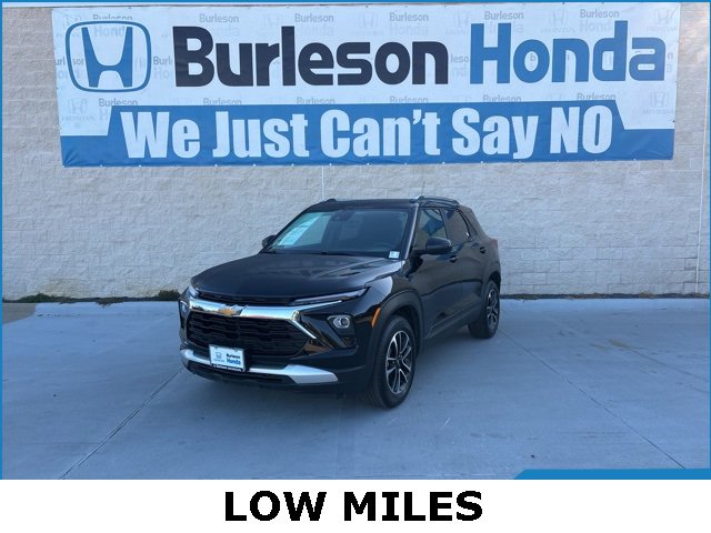 Used 2025 Chevrolet TrailBlazer LT w/ LT Cold Weather Package image 1