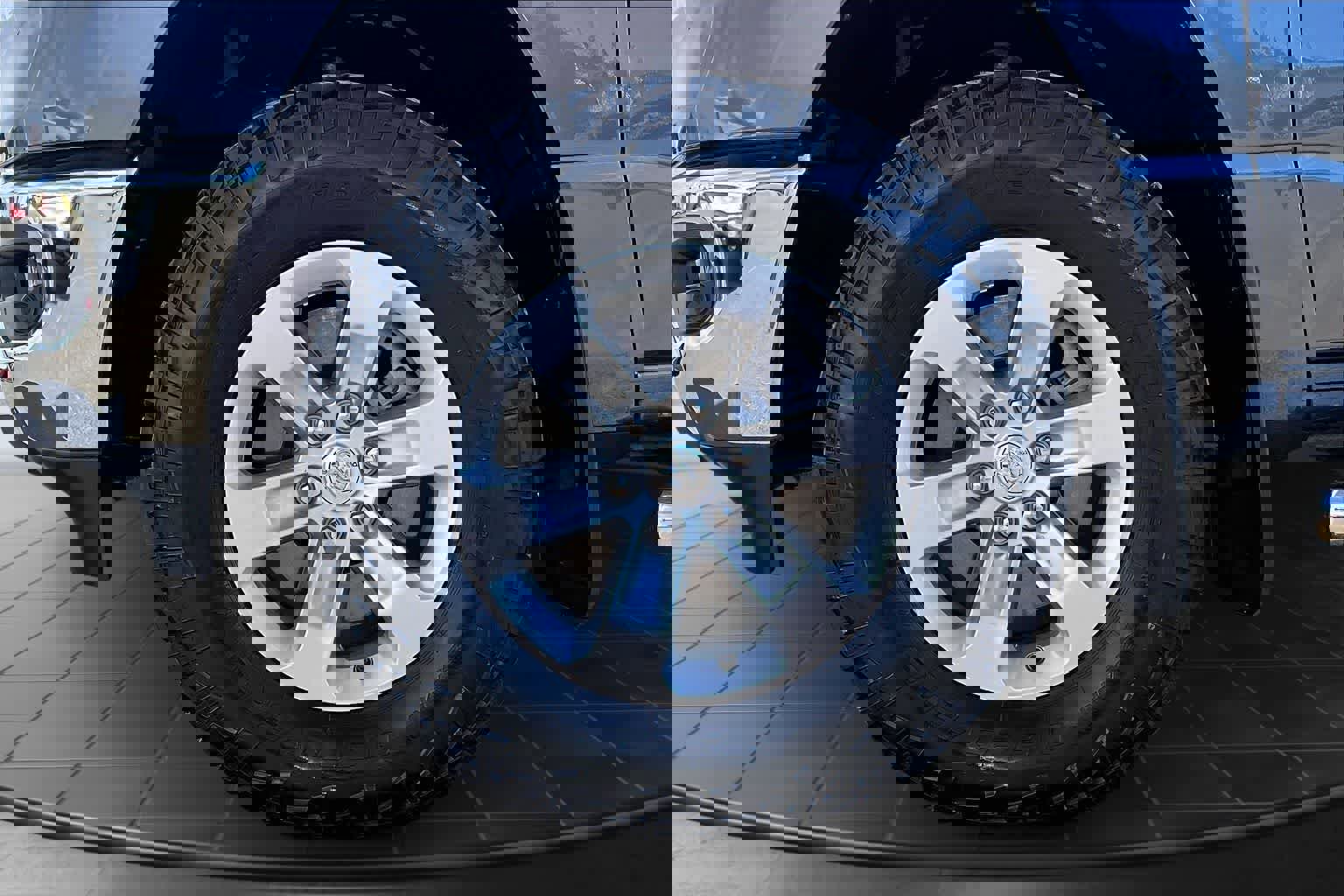 Used 2024 RAM 1500 Laramie image 8