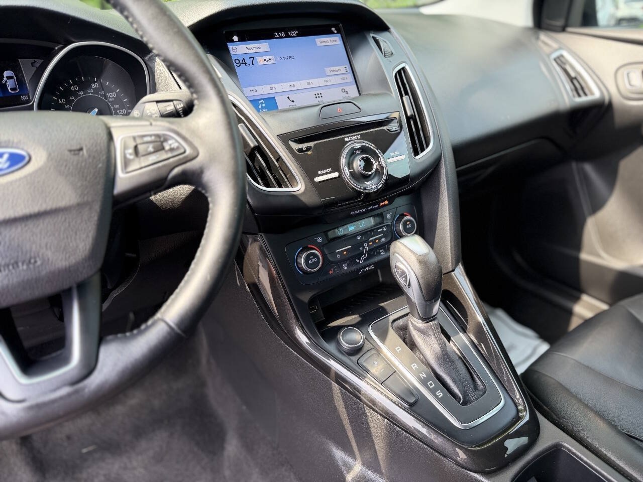 Used 2017 Ford Focus Titanium FWD image 16