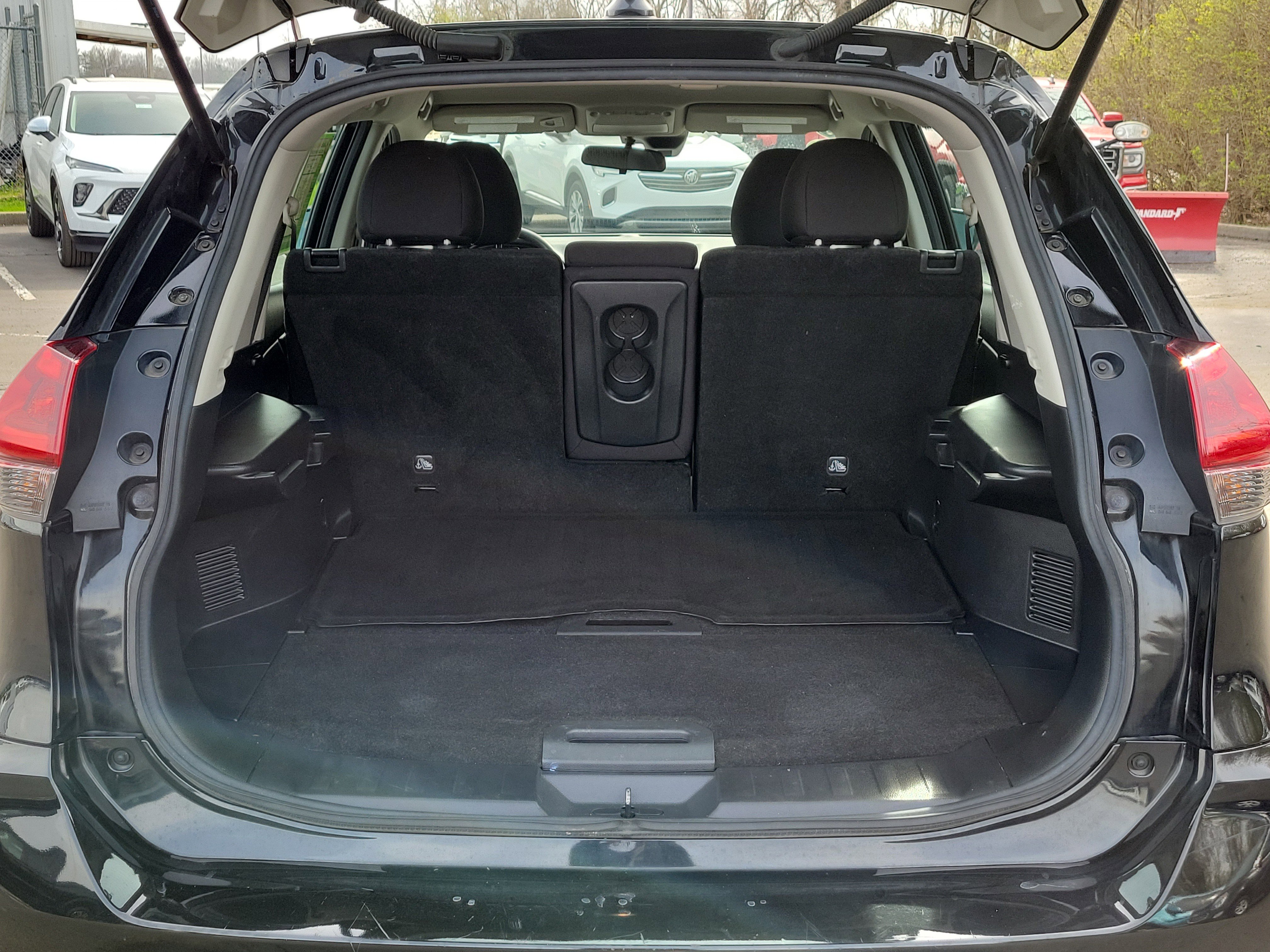 Used 2020 Nissan Rogue S image 8