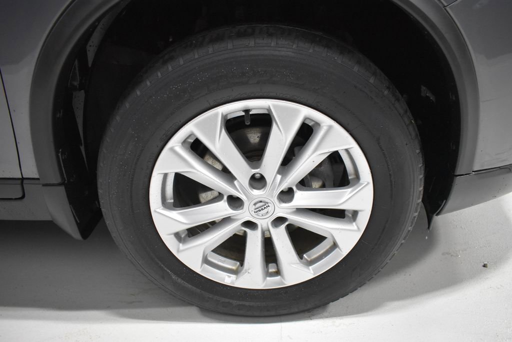 Used 2016 Nissan Rogue SV w/ SV Moonroof Package AWD/4WD image 10