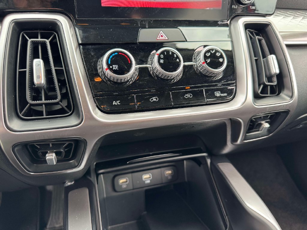 Certified 2023 Kia Sorento LX AWD/4WD image 31