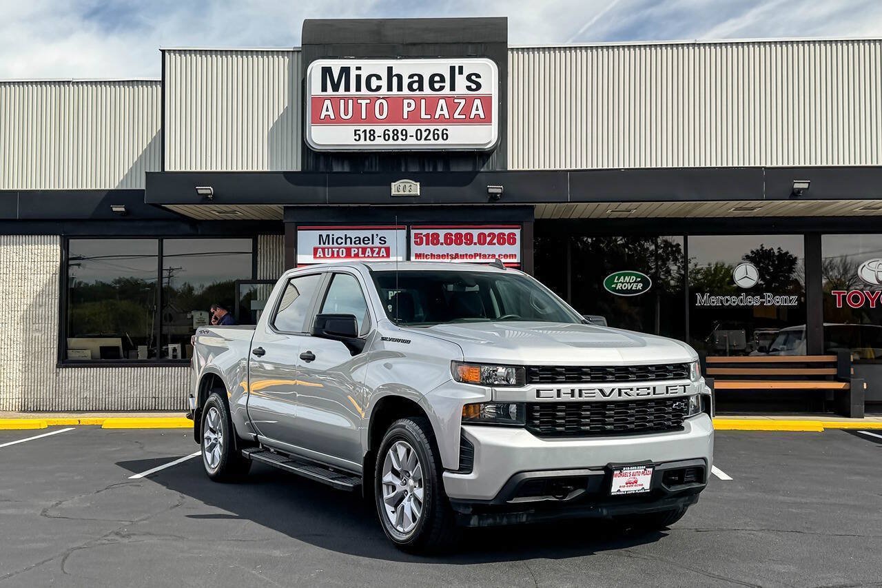 Used 2022 Chevrolet Silverado 1500 Custom AWD/4WD image 2