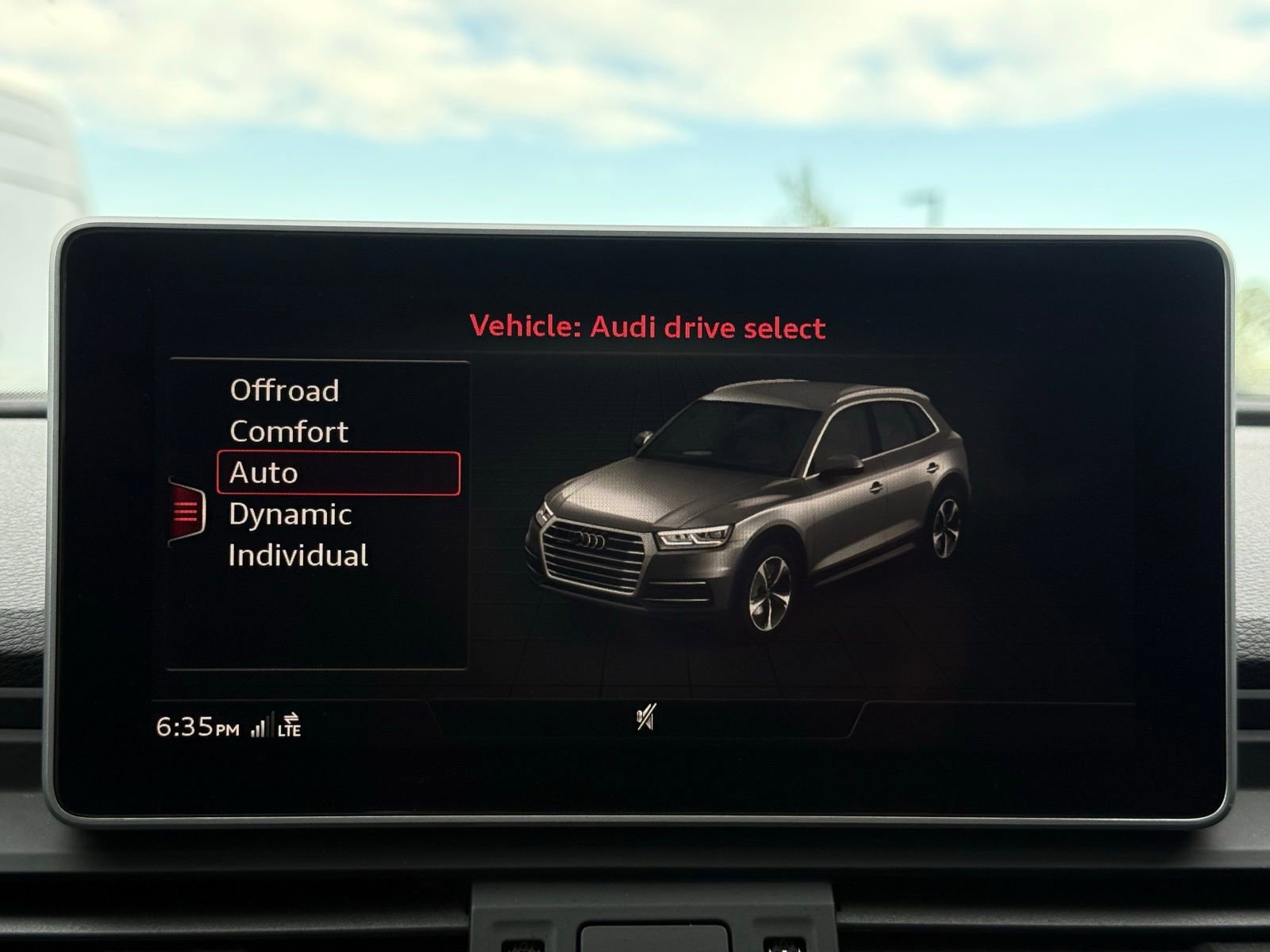 Used 2018 Audi SQ5 Premium Plus w/ Navigation Package AWD/4WD image 56