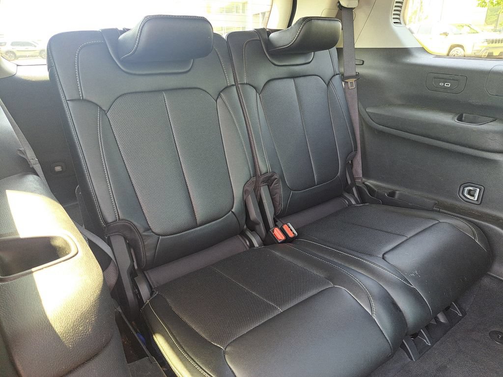 Used 2024 Jeep Grand Cherokee L Limited w/ Luxury Tech Group II AWD/4WD image 35