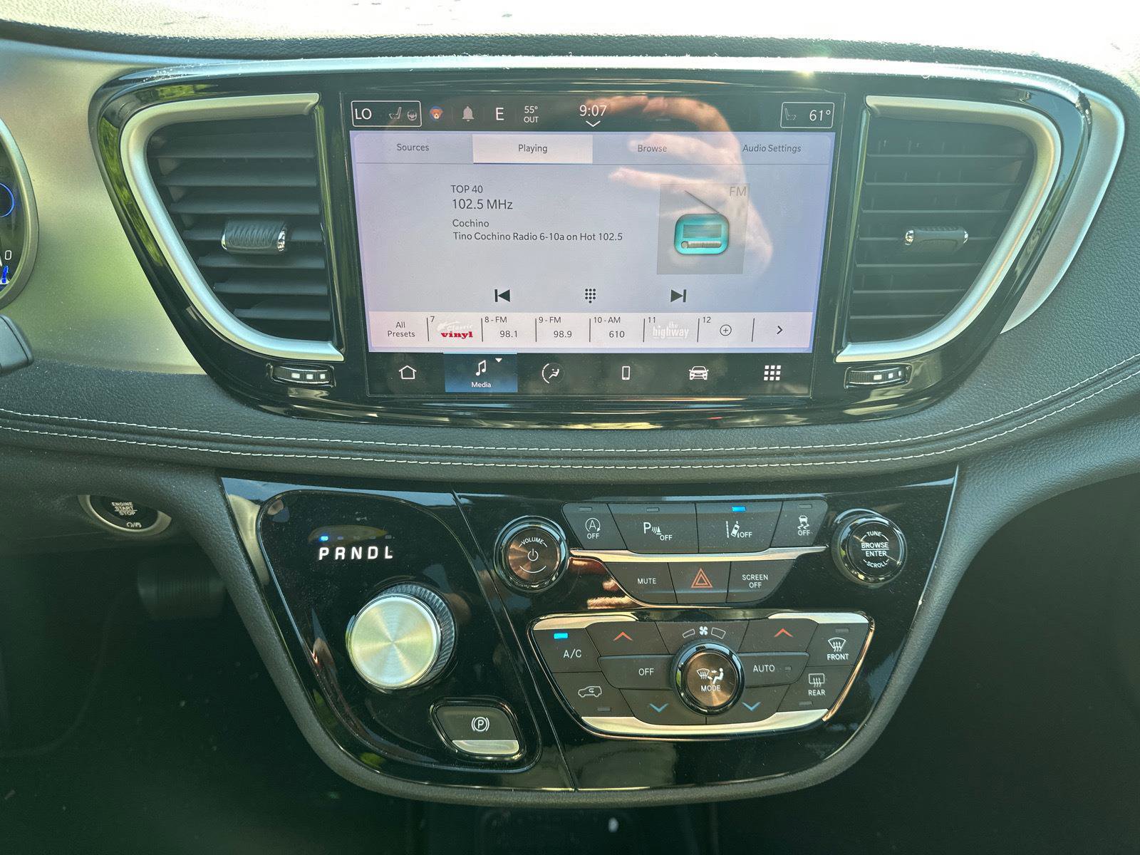 Used 2022 Chrysler Pacifica Touring-L w/ S Appearance Package FWD image 6