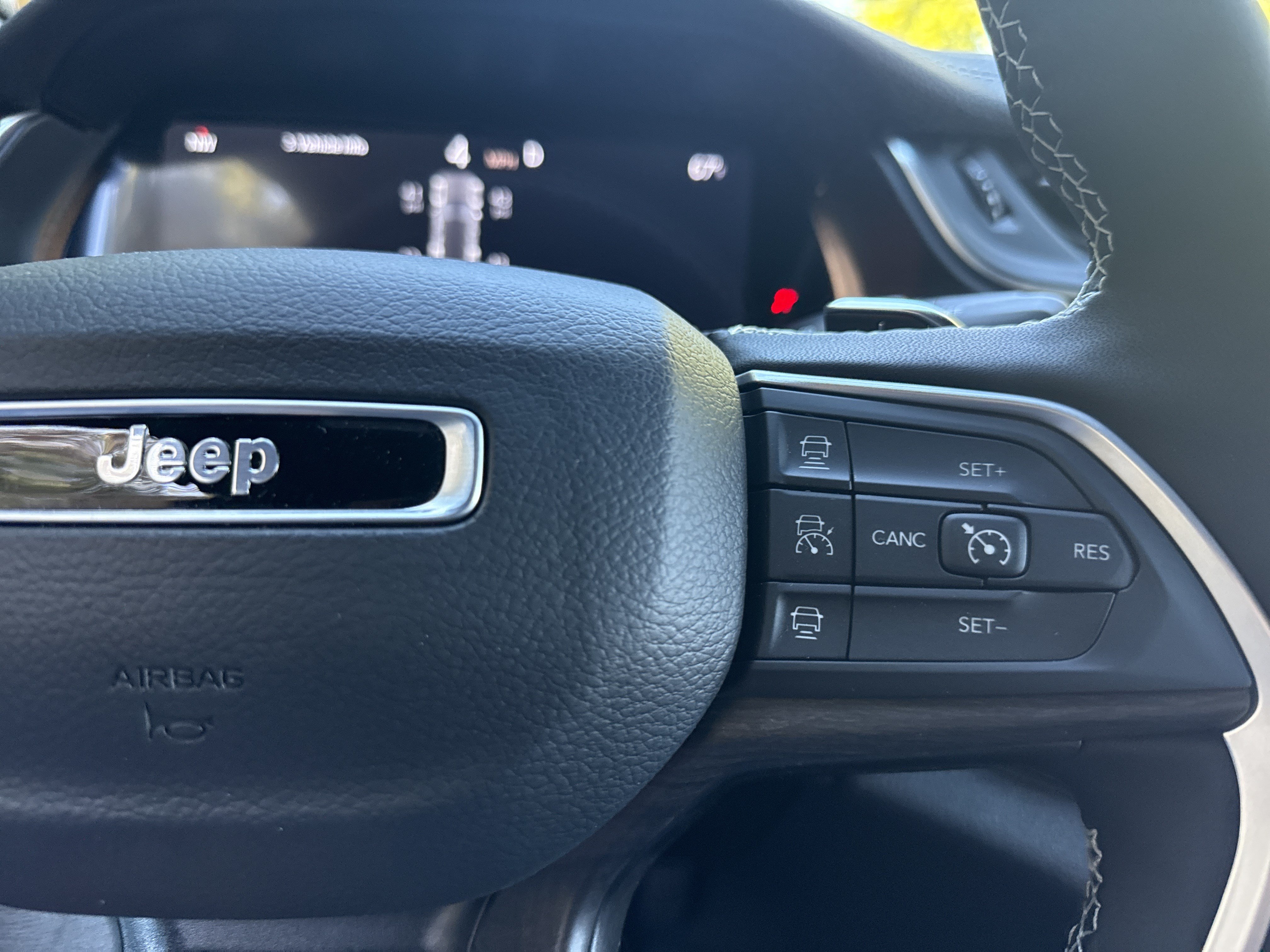 New 2025 Jeep Grand Cherokee Limited w/ Black Appearance Package RWD image 23